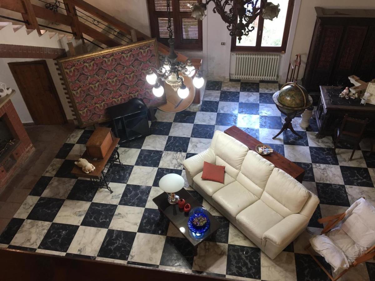 La Gallina Nel Castello Citr Oo9002-Beb Oo11 Albenga Exterior foto