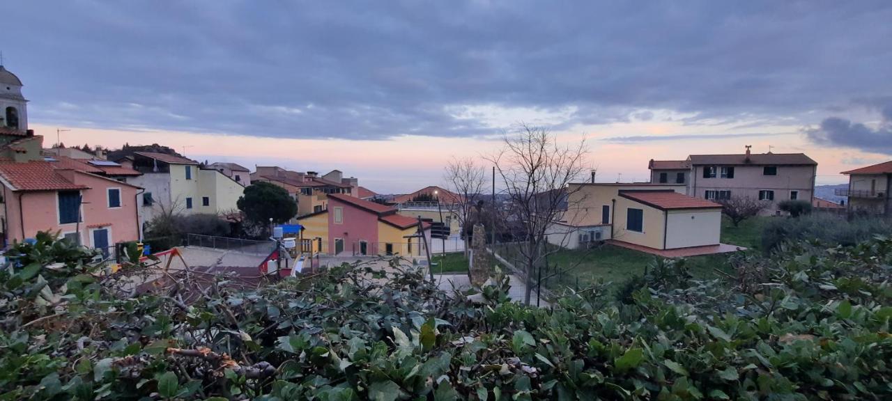 La Gallina Nel Castello Citr Oo9002-Beb Oo11 Albenga Exterior foto