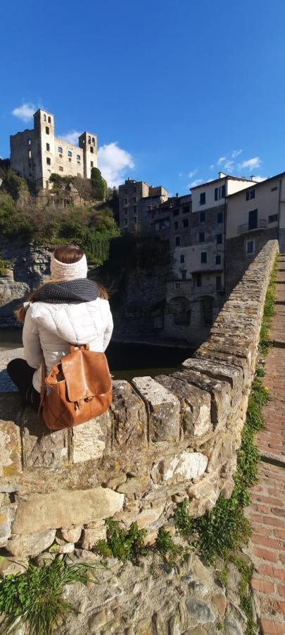 La Gallina Nel Castello Citr Oo9002-Beb Oo11 Albenga Exterior foto